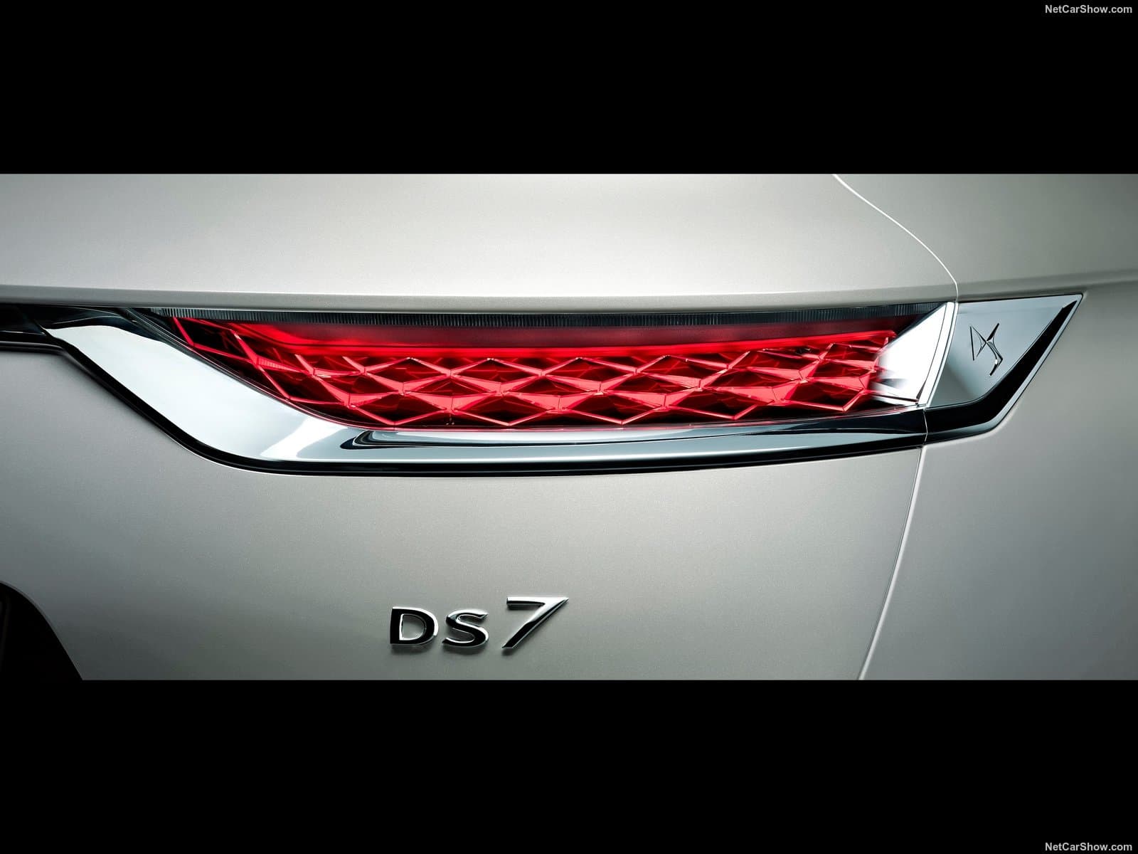 DS7 Crossback E-Tense