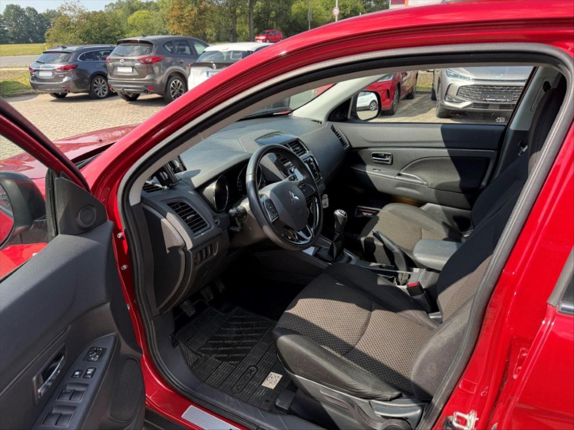 Mitsubishi ASX - 10