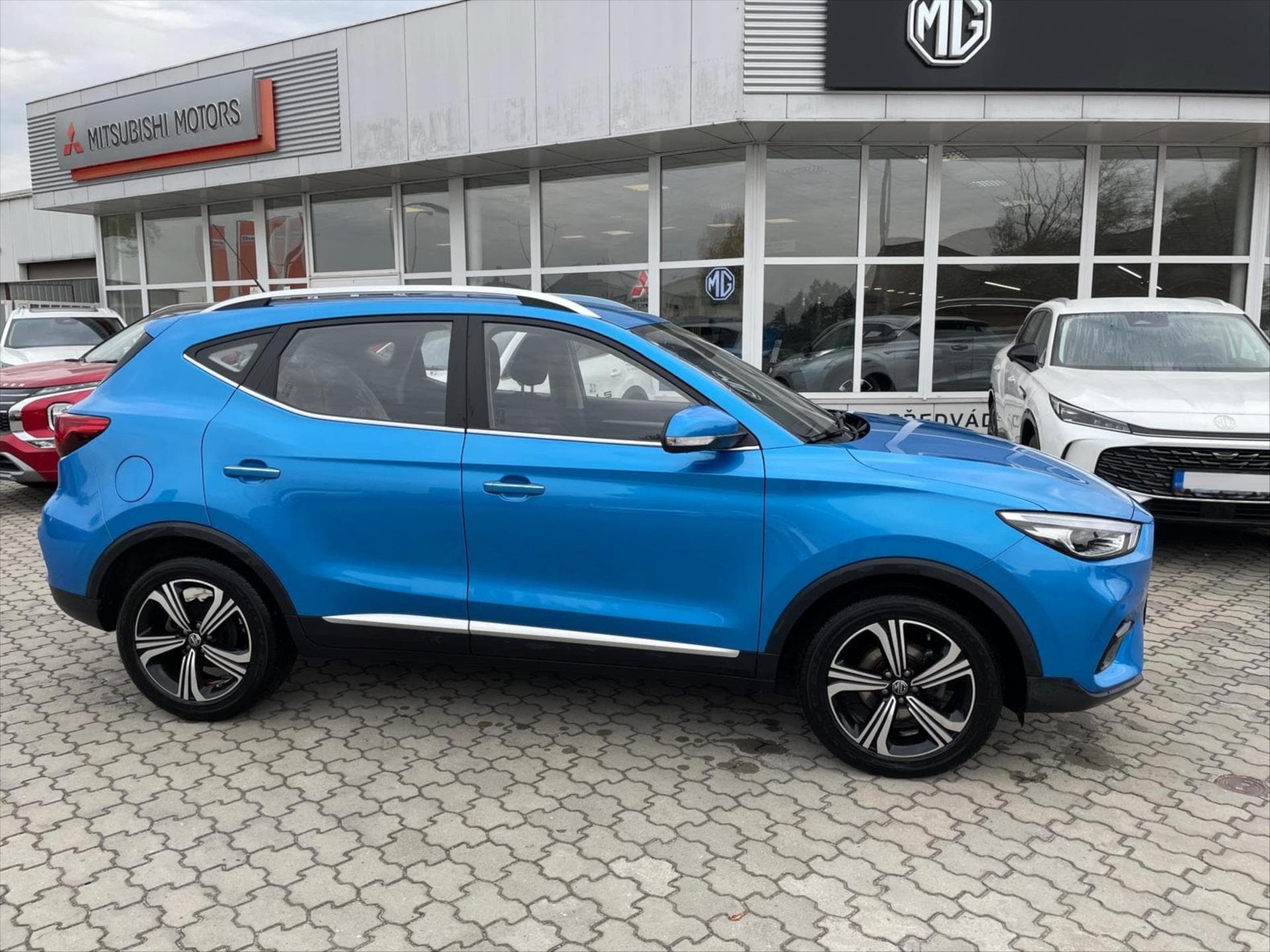MG ZS - 4