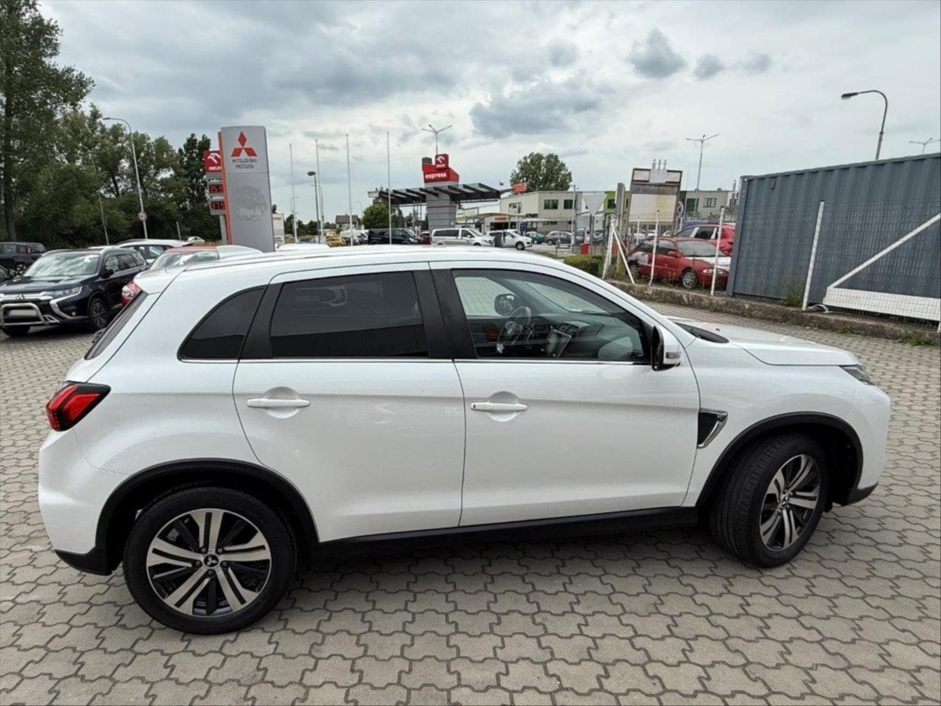 Mitsubishi ASX - 4