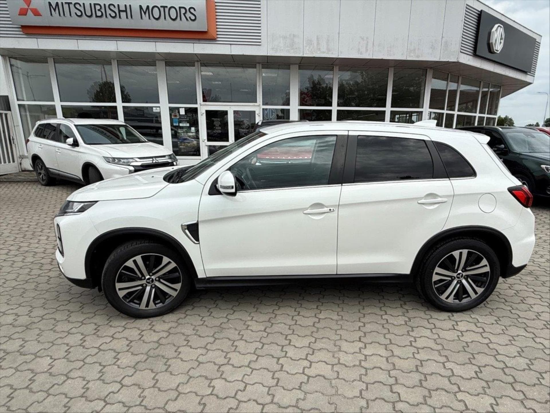 Mitsubishi ASX - 8