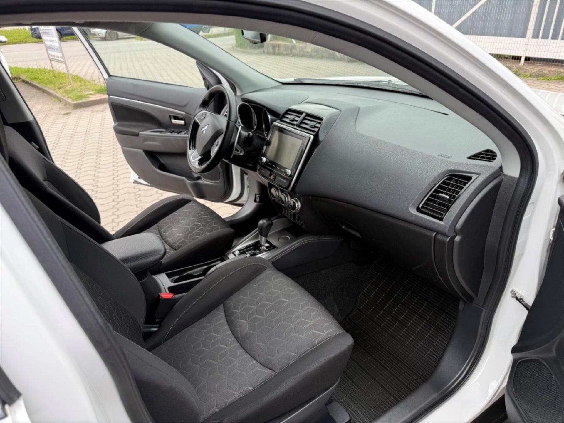 Mitsubishi ASX - 11