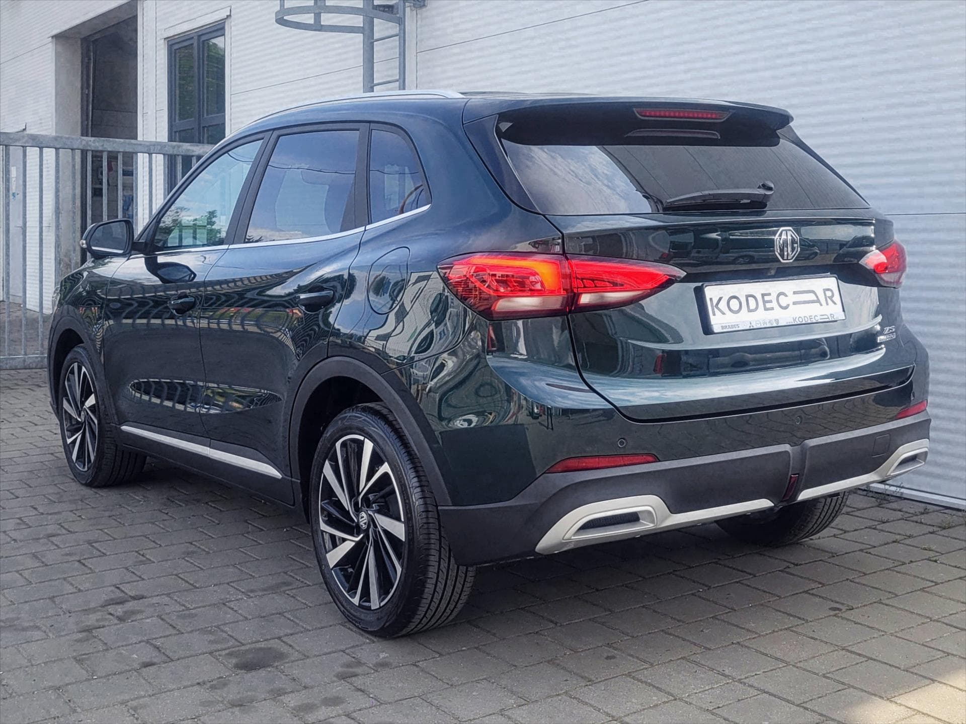 MG ZS - 4