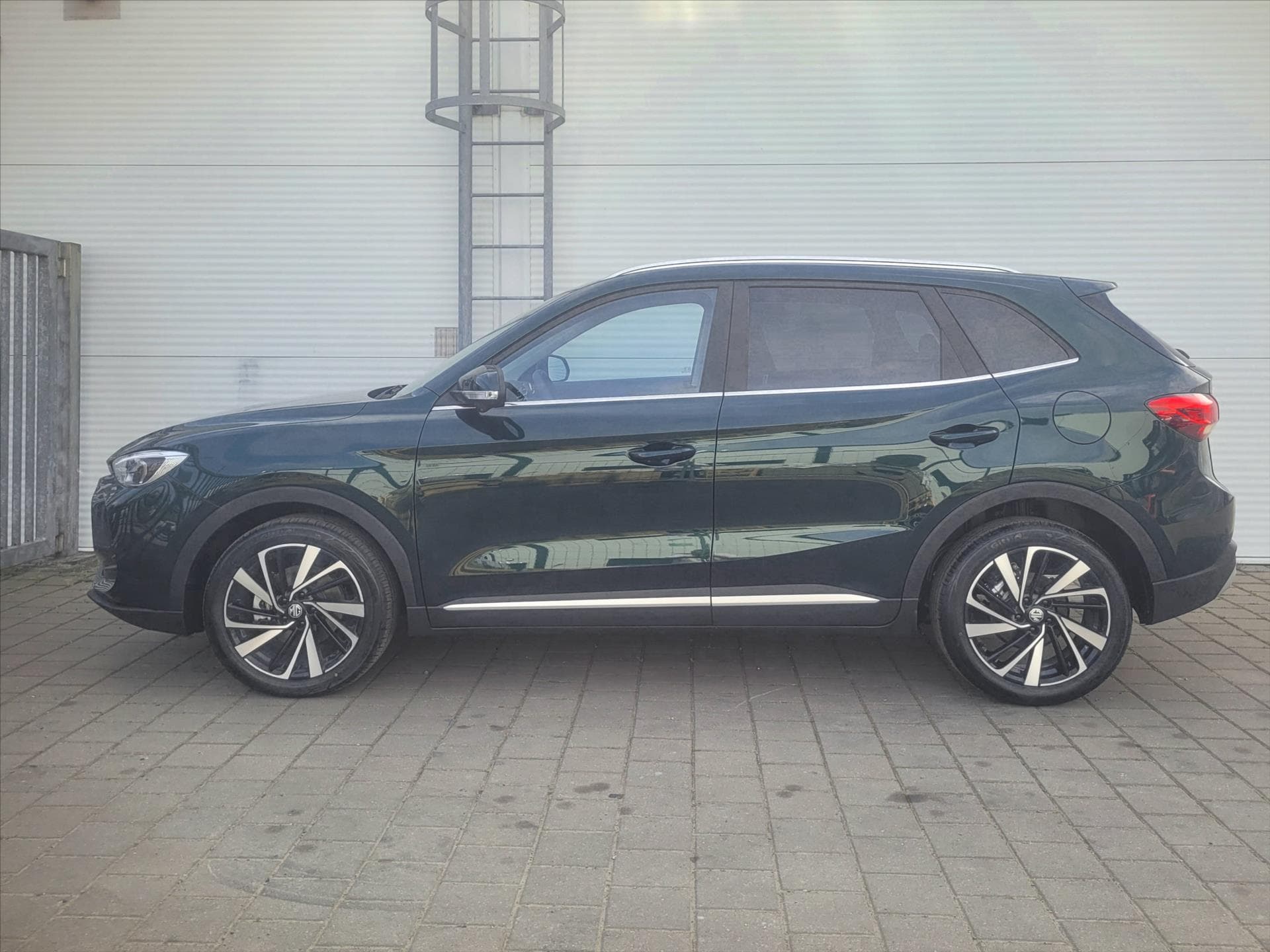 MG ZS - 6