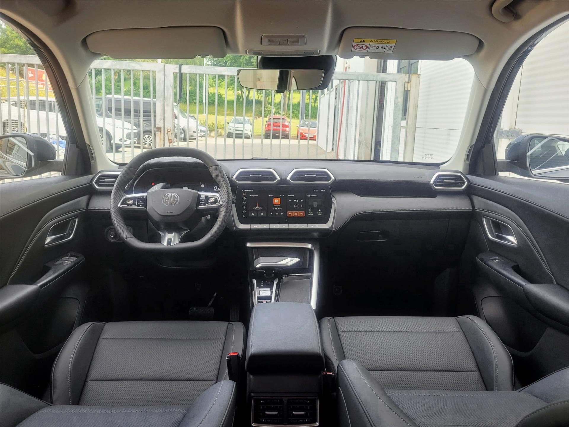 MG ZS - 8