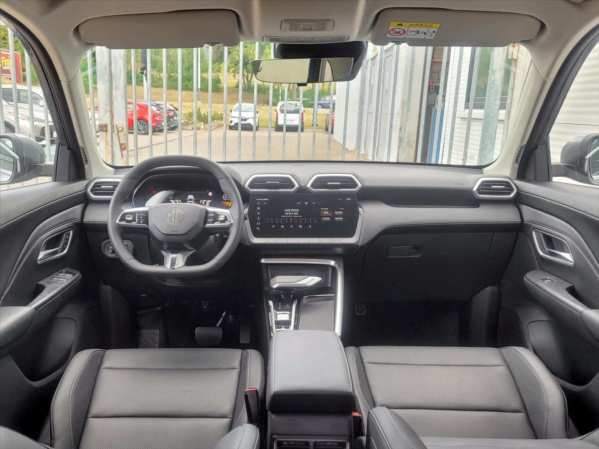 MG ZS - 8