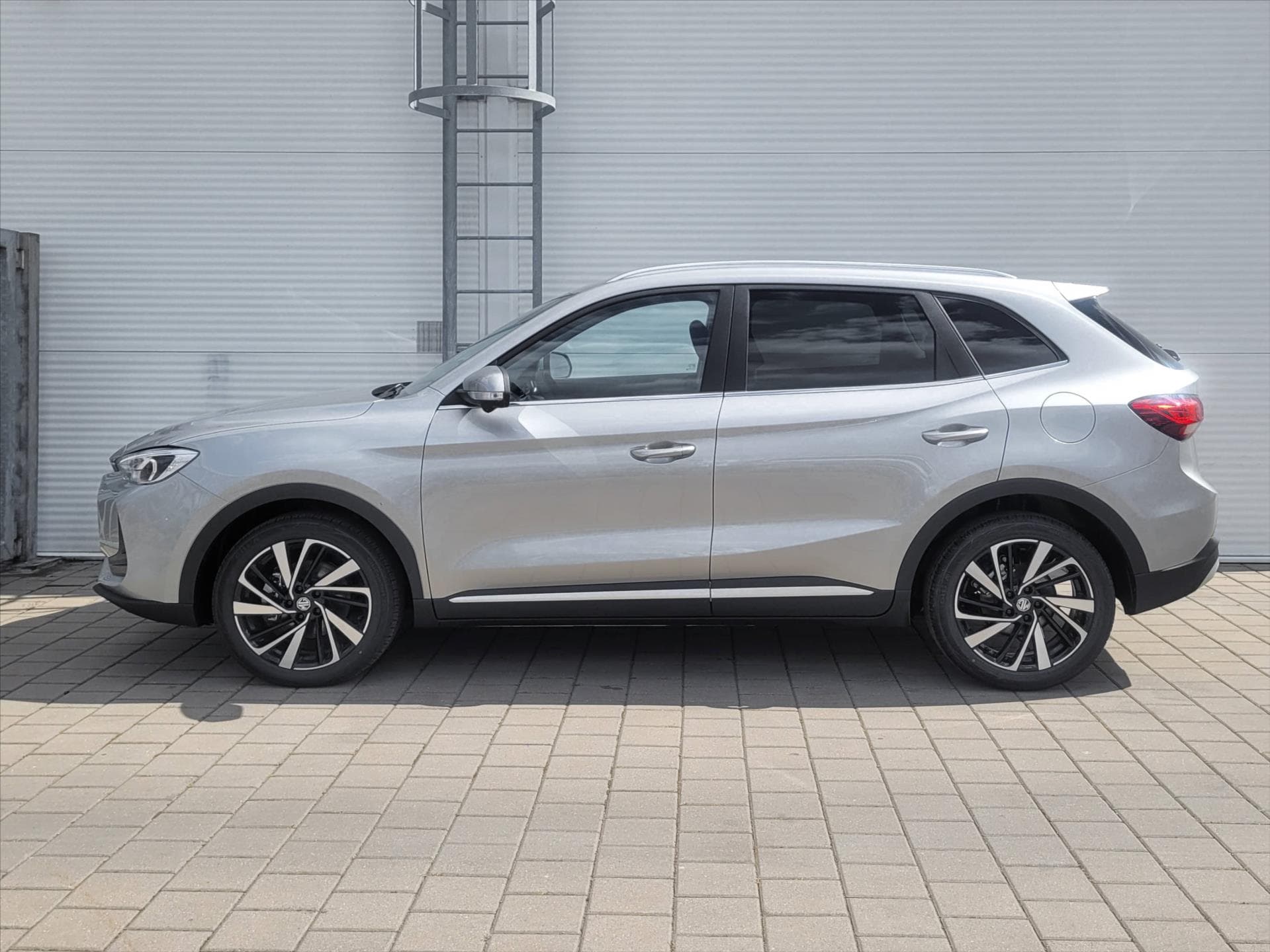MG ZS - 6