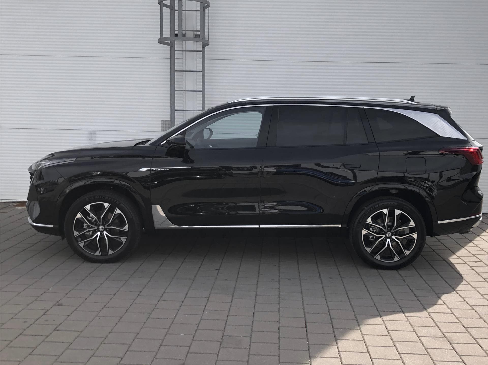 MG MGS9 - 6