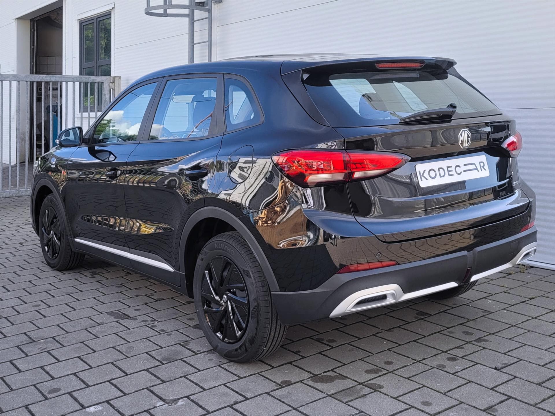 MG ZS - 4