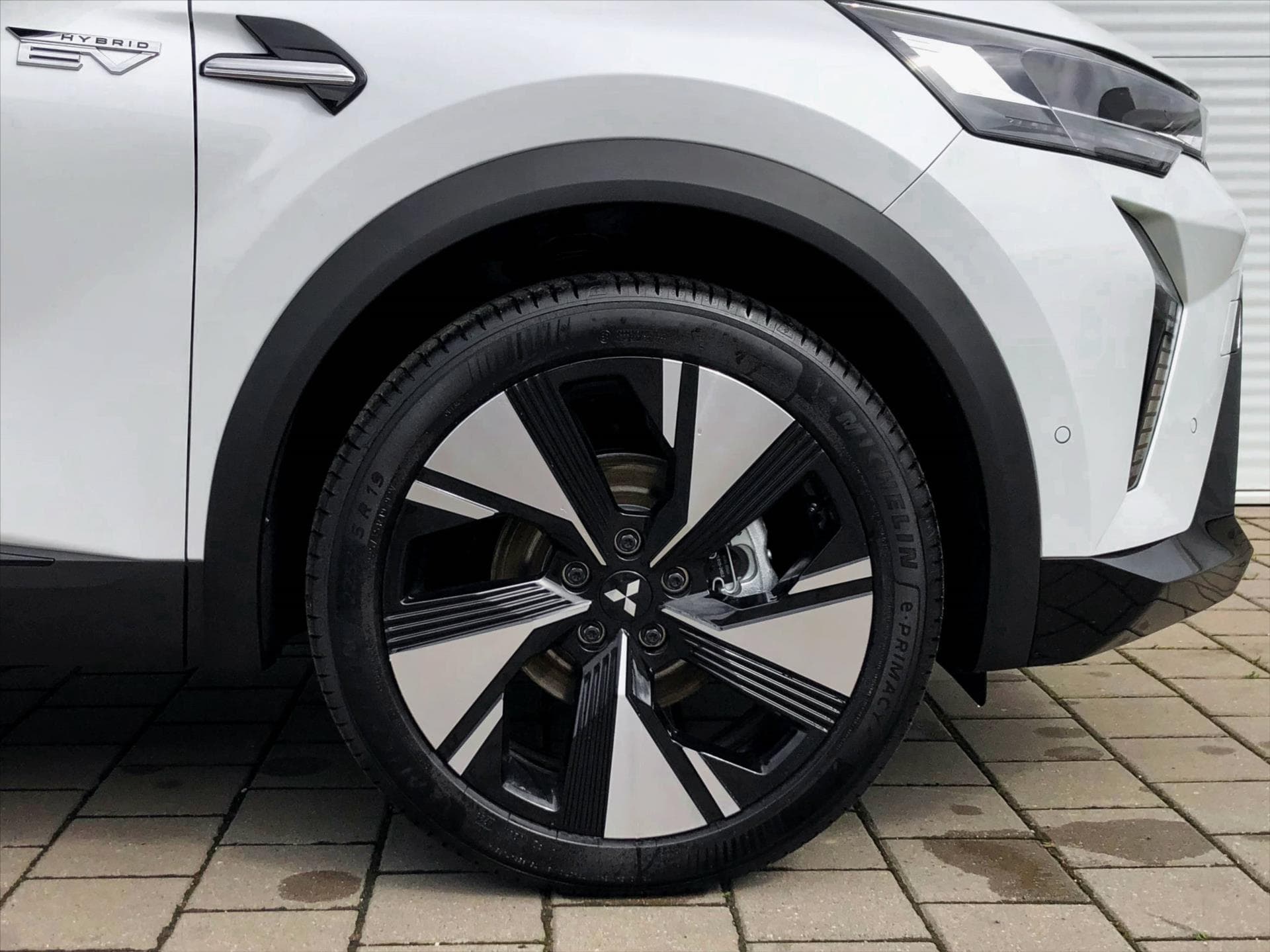 Mitsubishi Grandis - 11