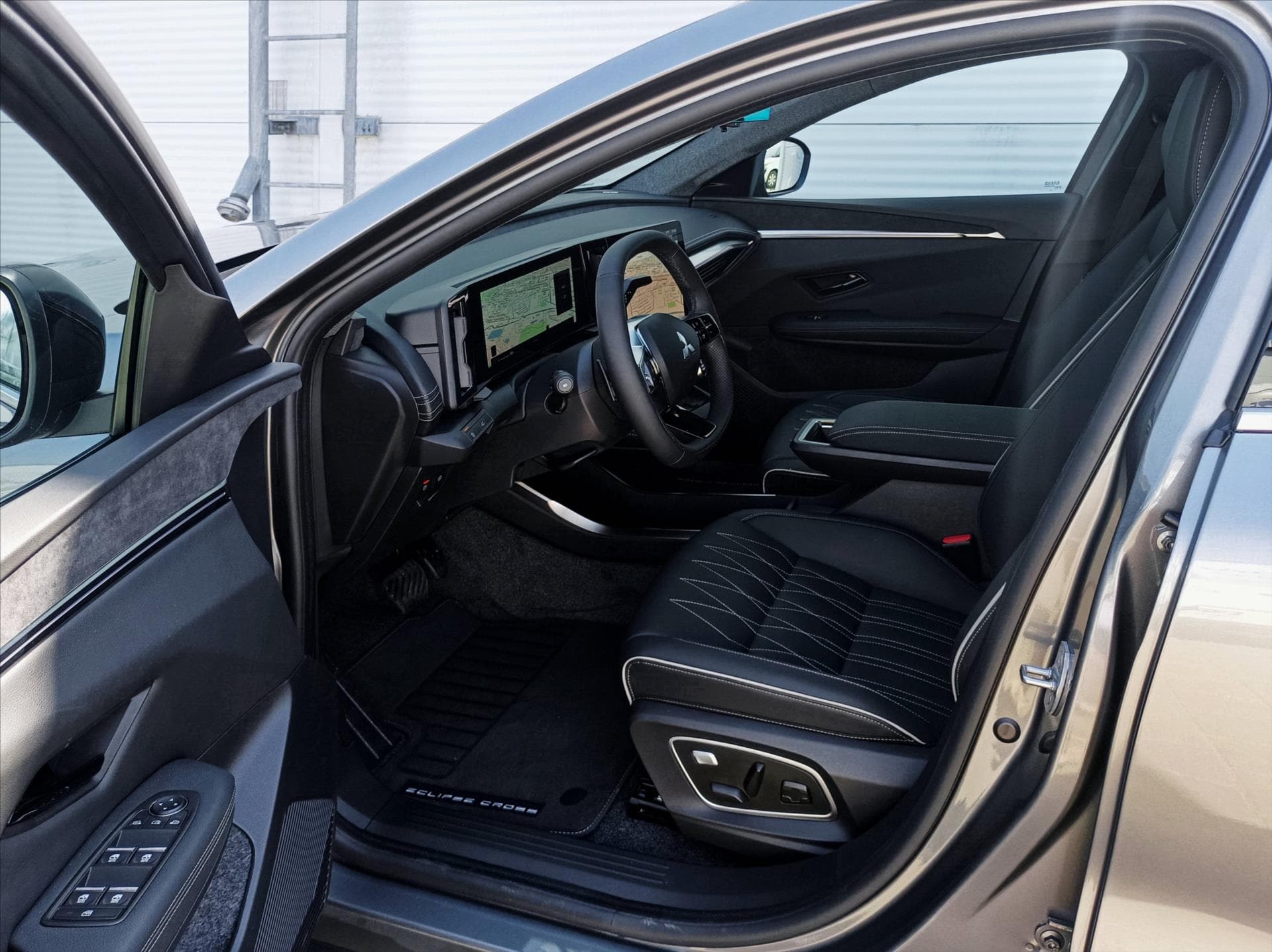 Mitsubishi Eclipse Cross - 11