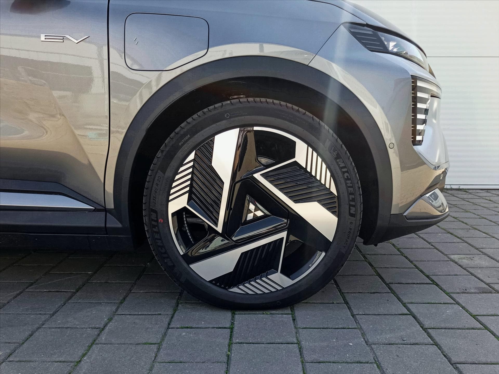Mitsubishi Eclipse Cross - 14