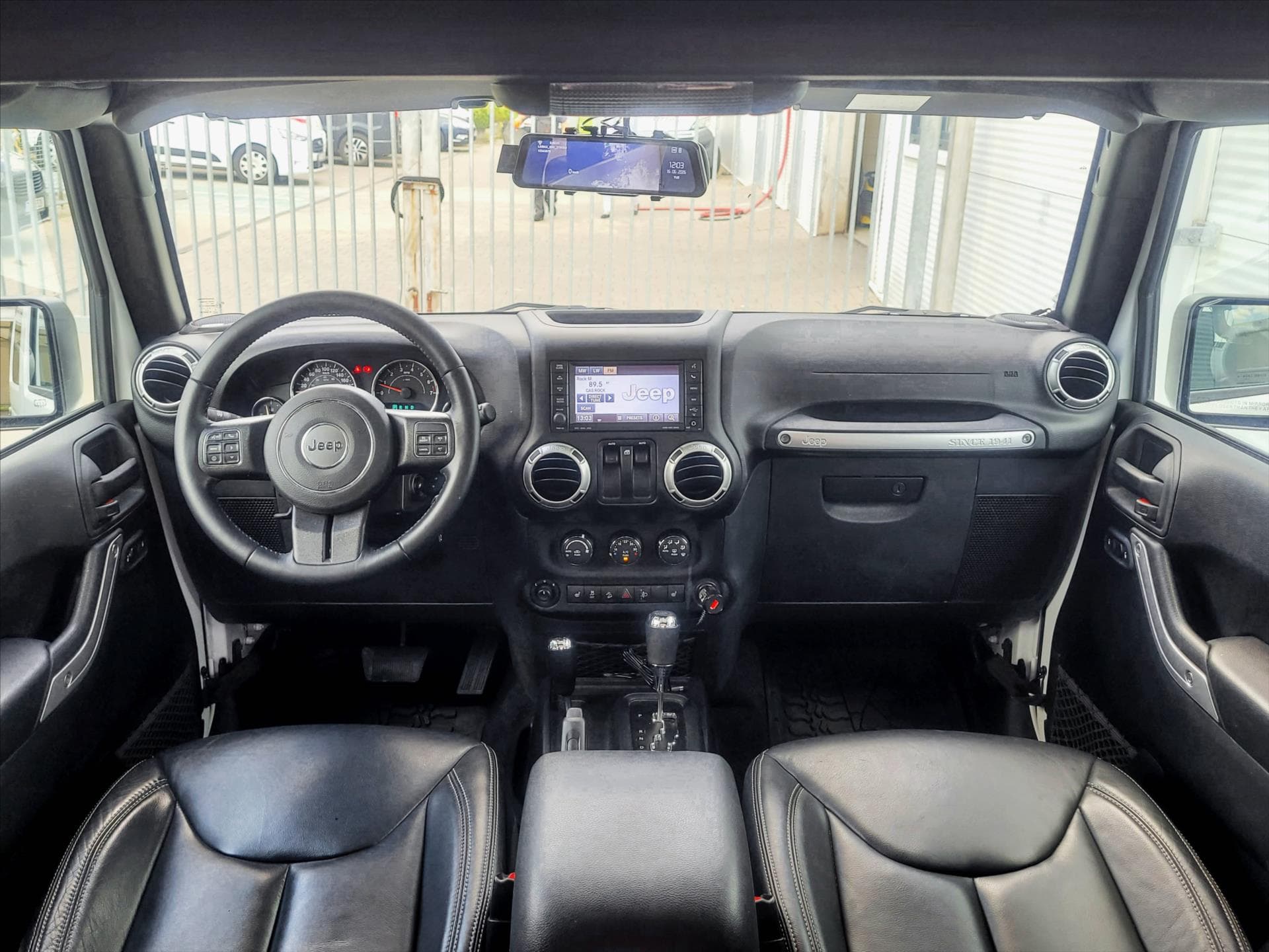 Jeep Wrangler - 9