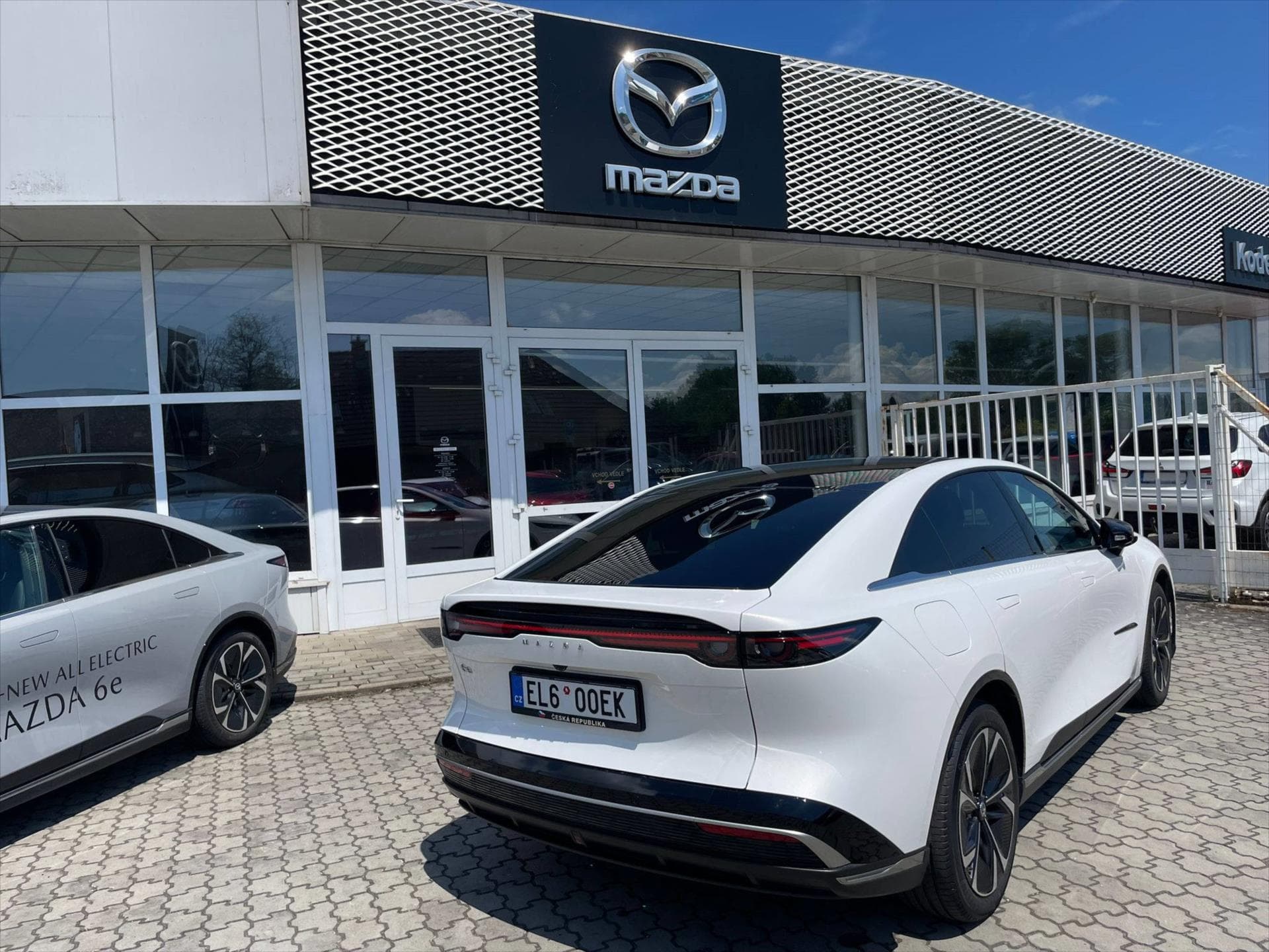 Mazda 6e - 6