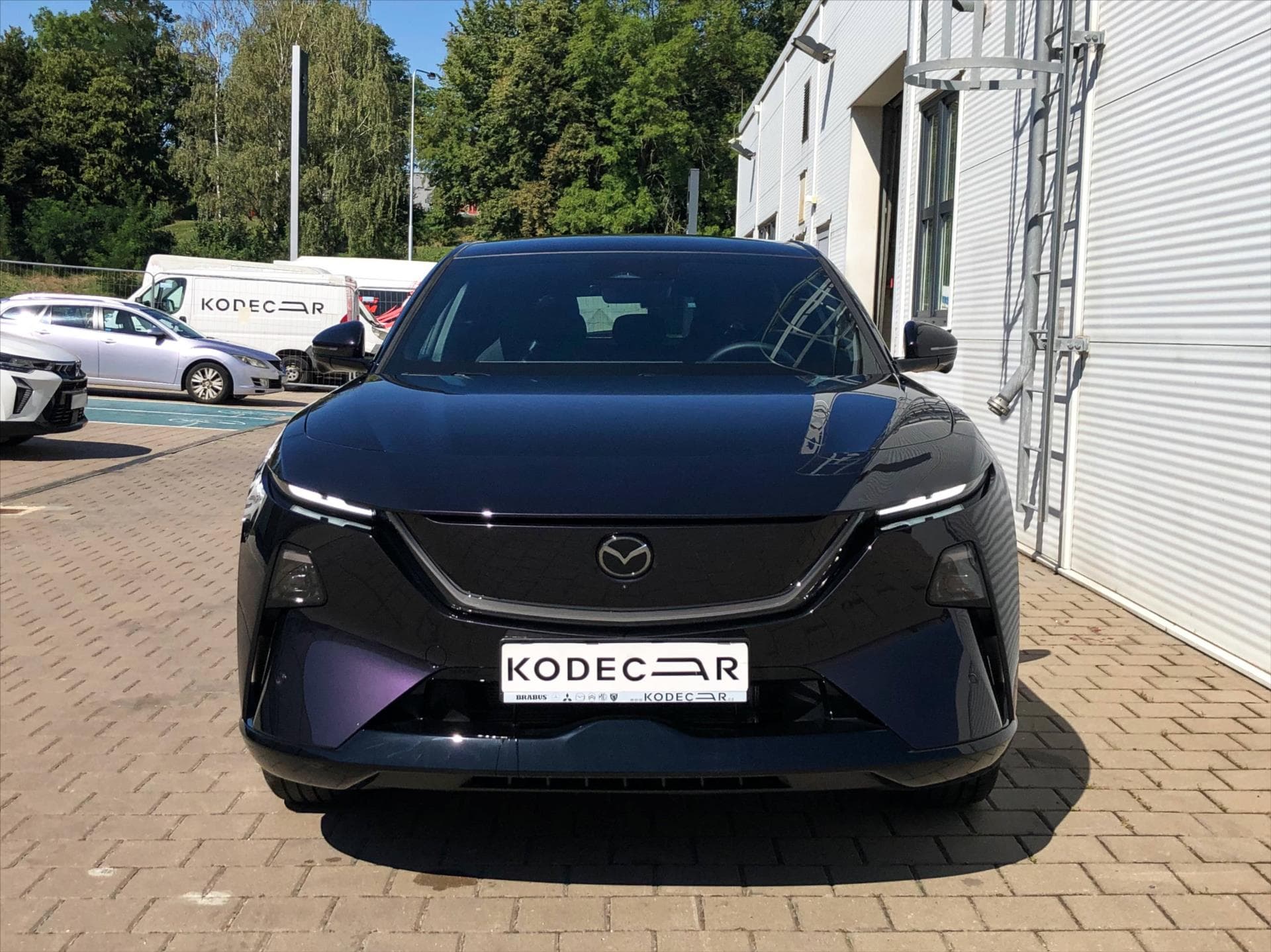 Mazda CX-6e - 2