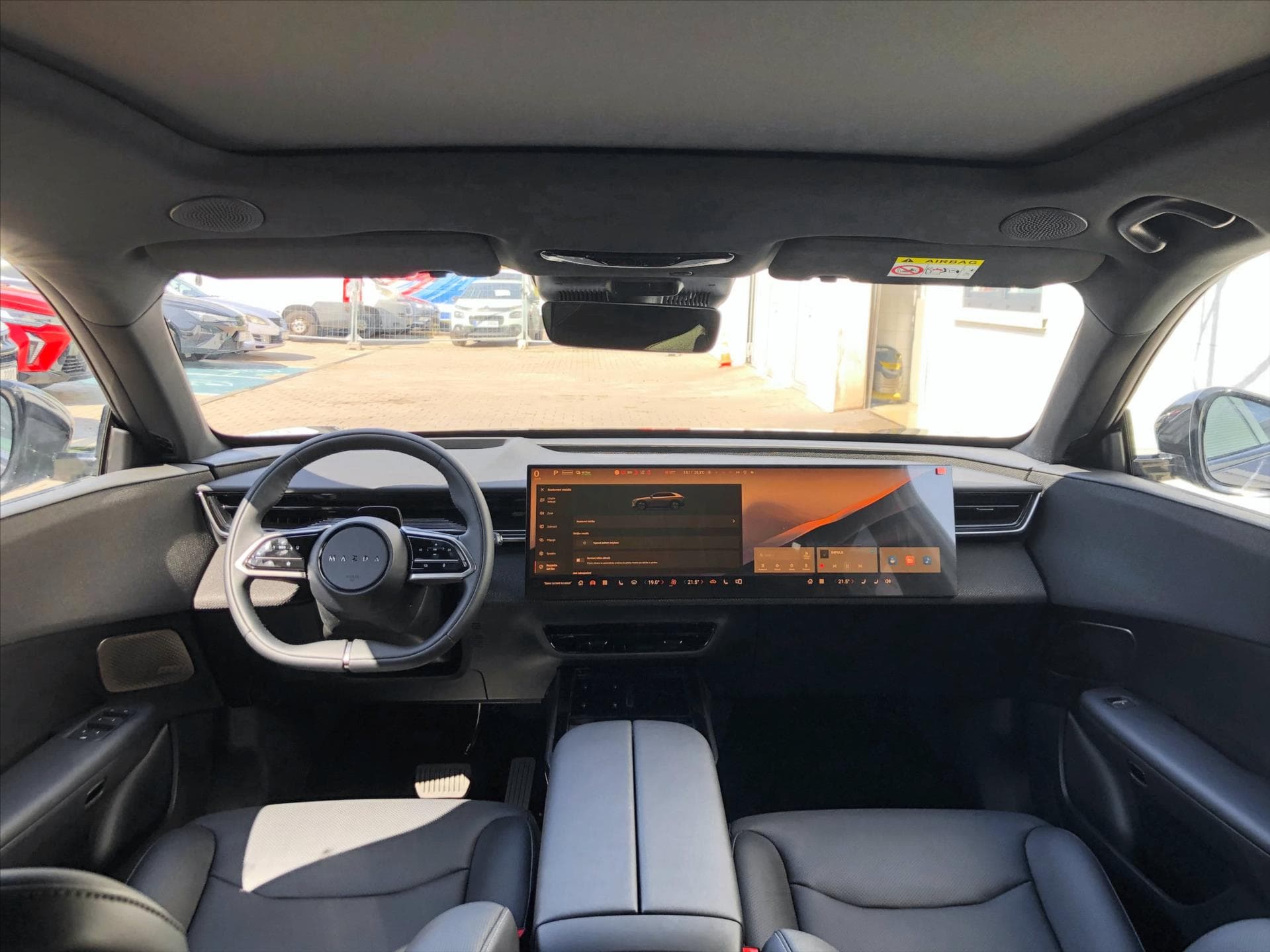 Mazda CX-6e - 8
