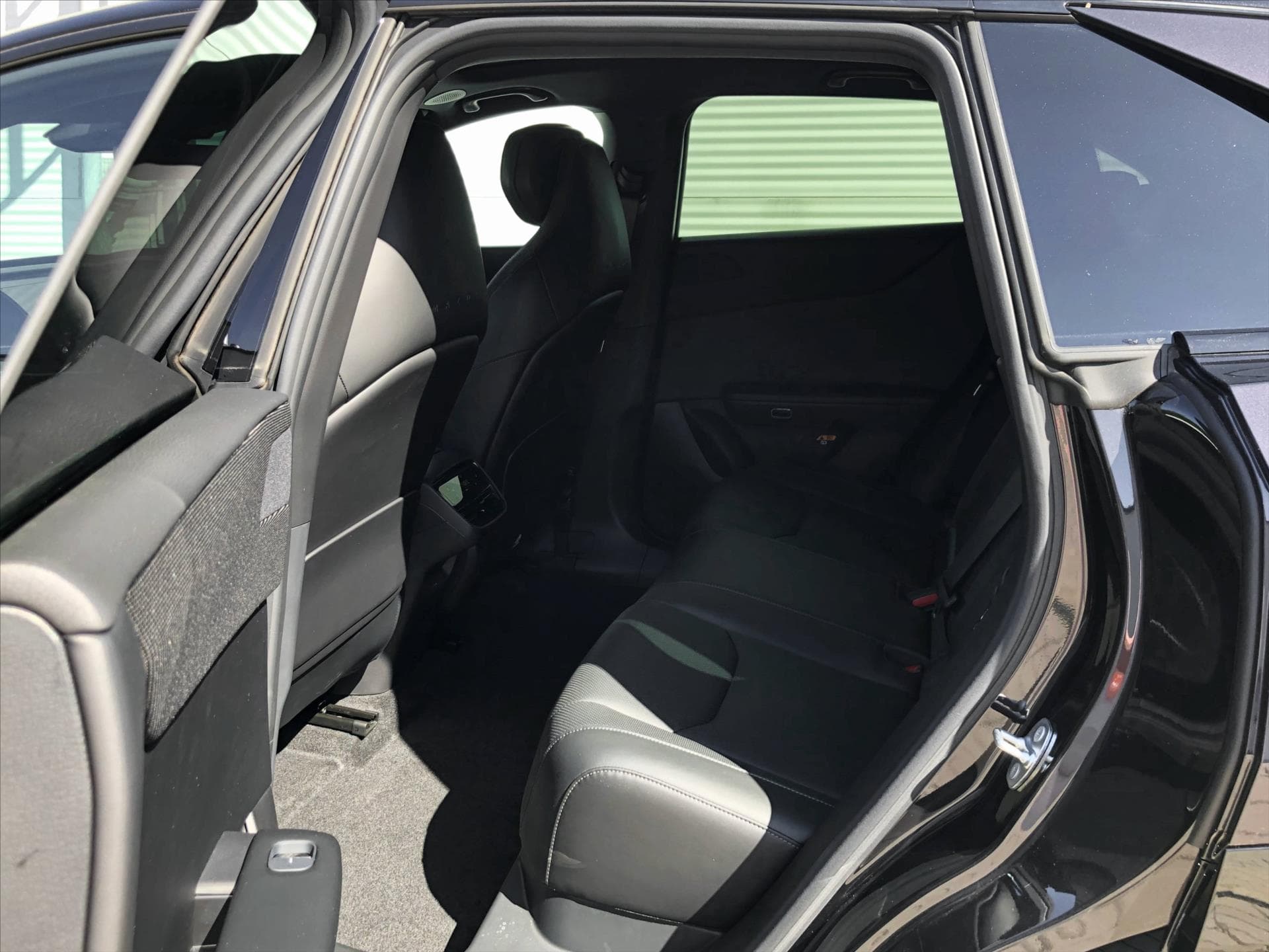 Mazda CX-6e - 10