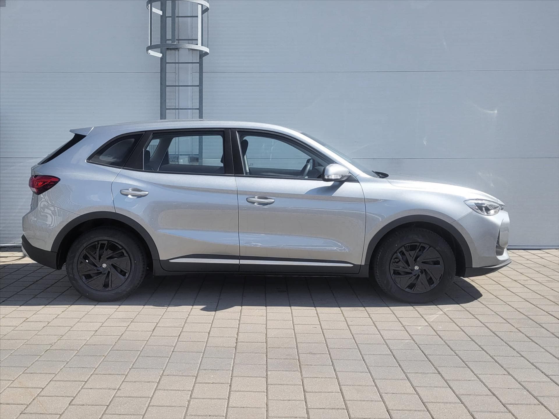 MG ZS - 3