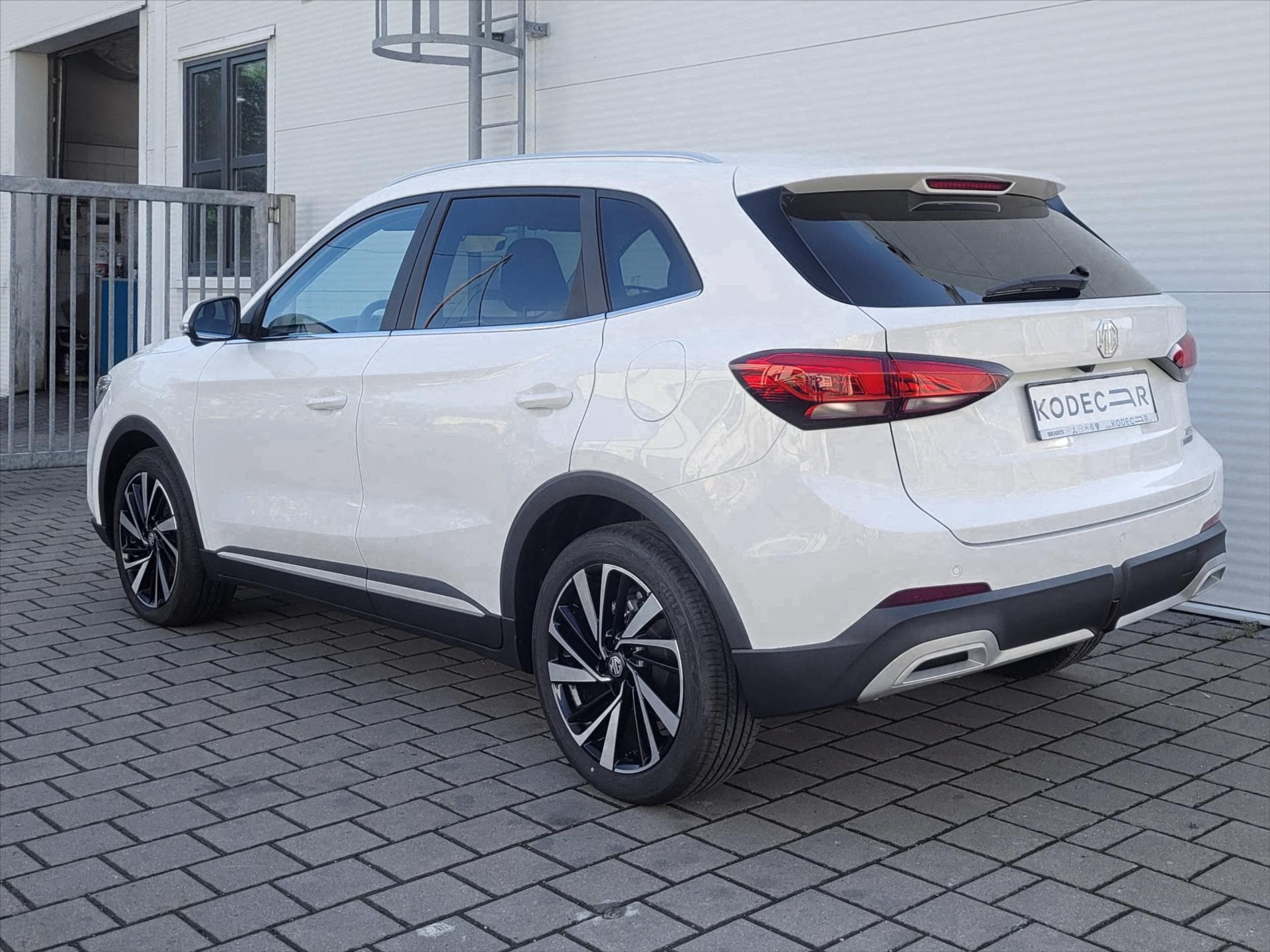 MG ZS - 4