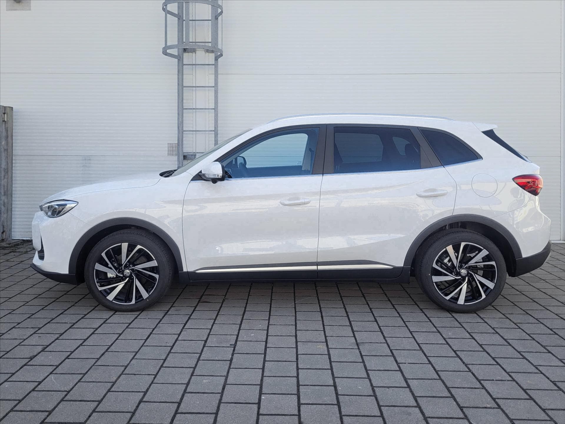 MG ZS - 6