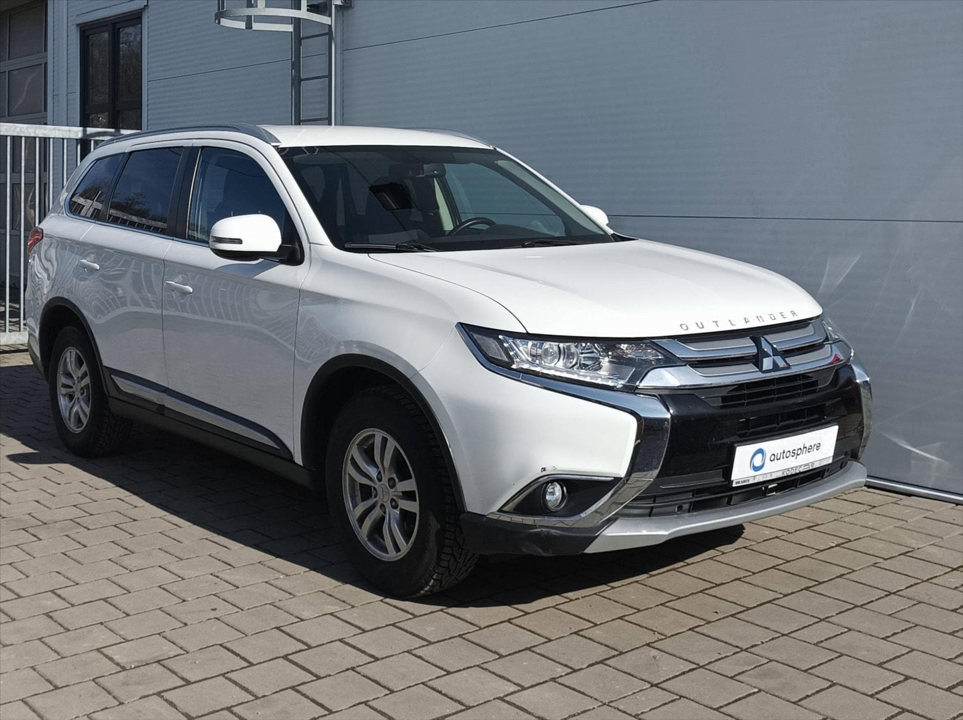 Mitsubishi Outlander preview 1