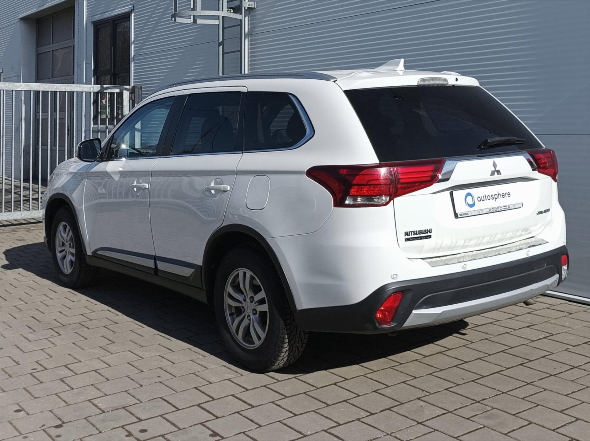 Mitsubishi Outlander - 4