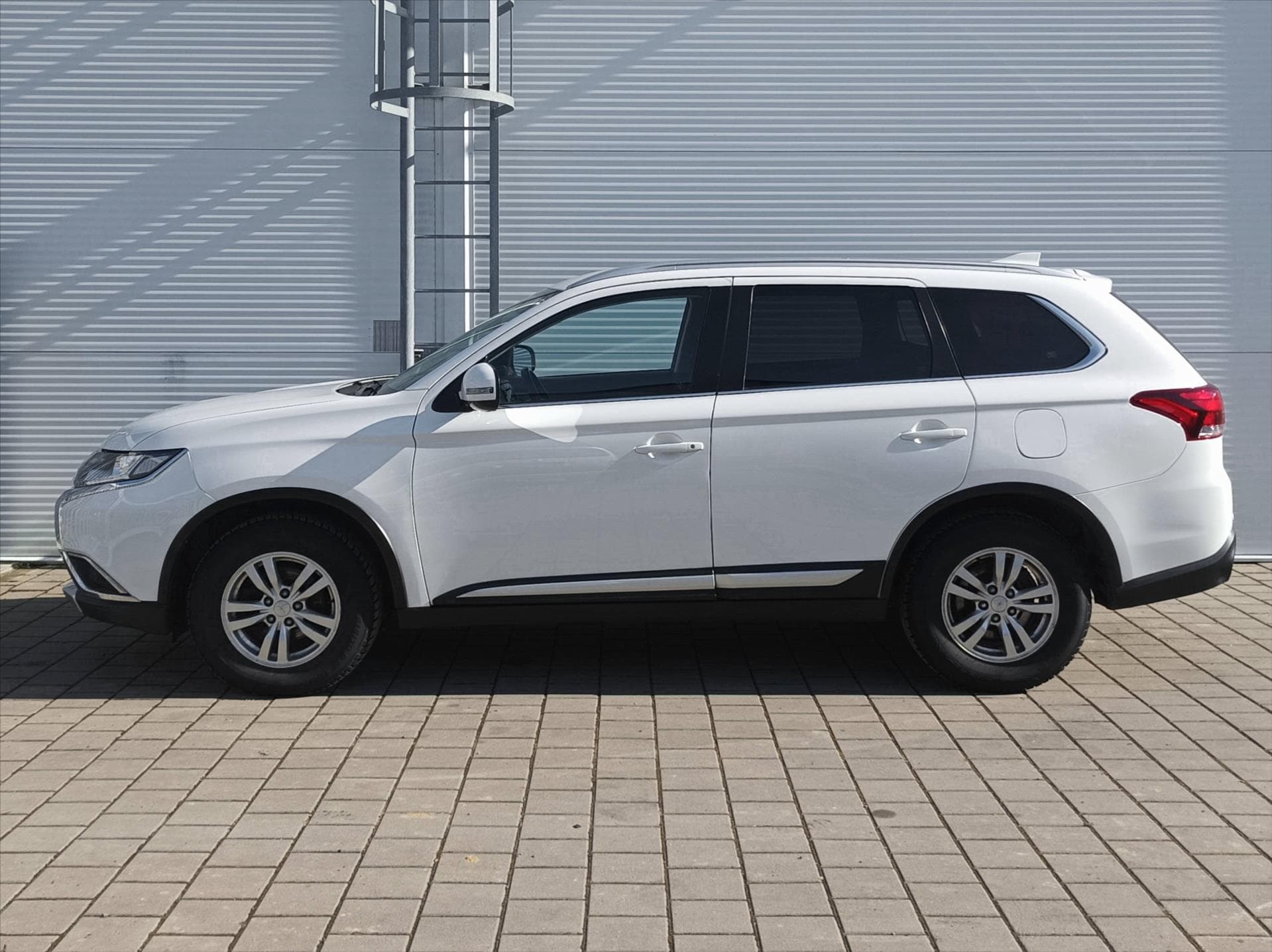 Mitsubishi Outlander - 6