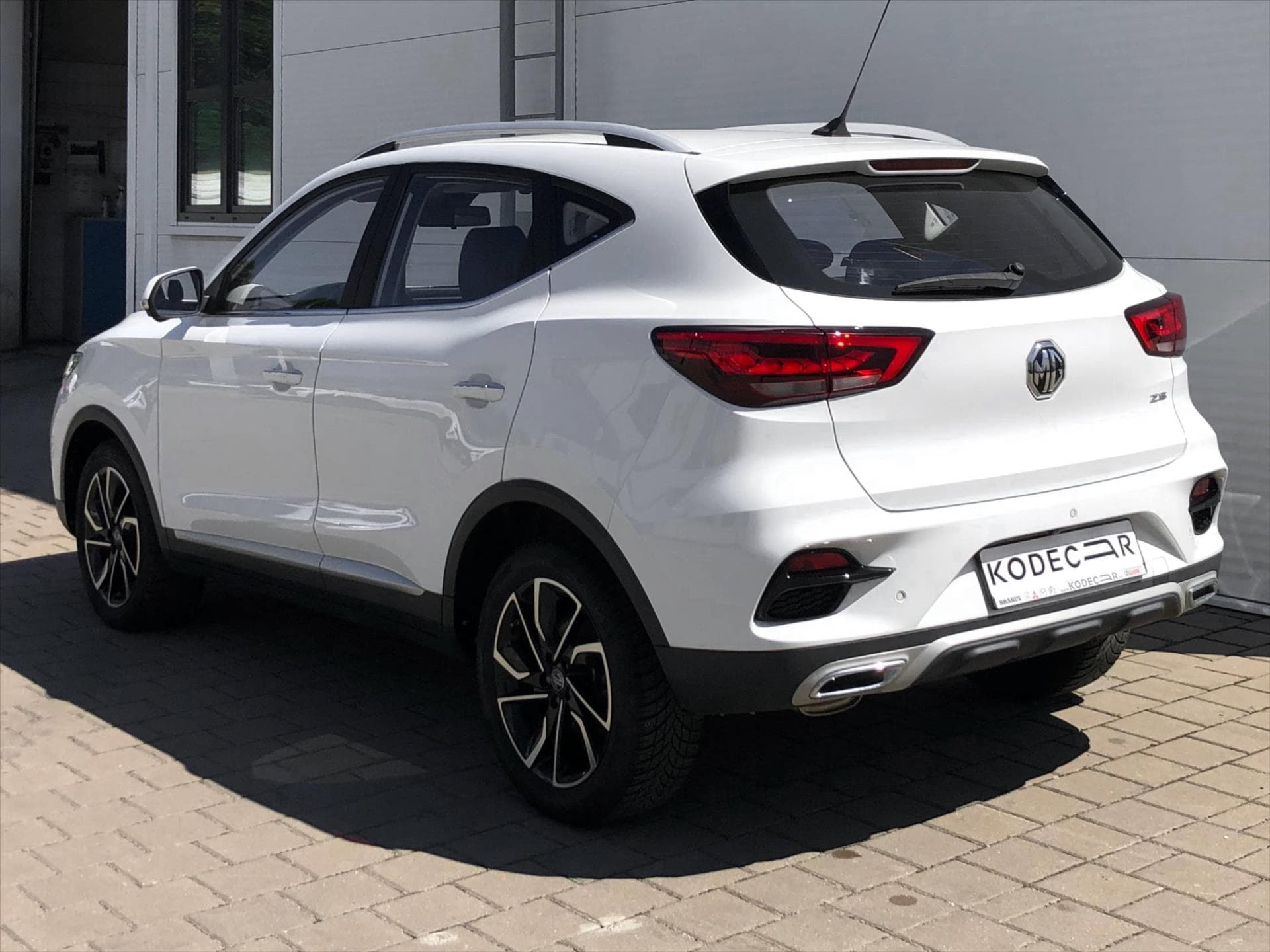 MG ZS - 4