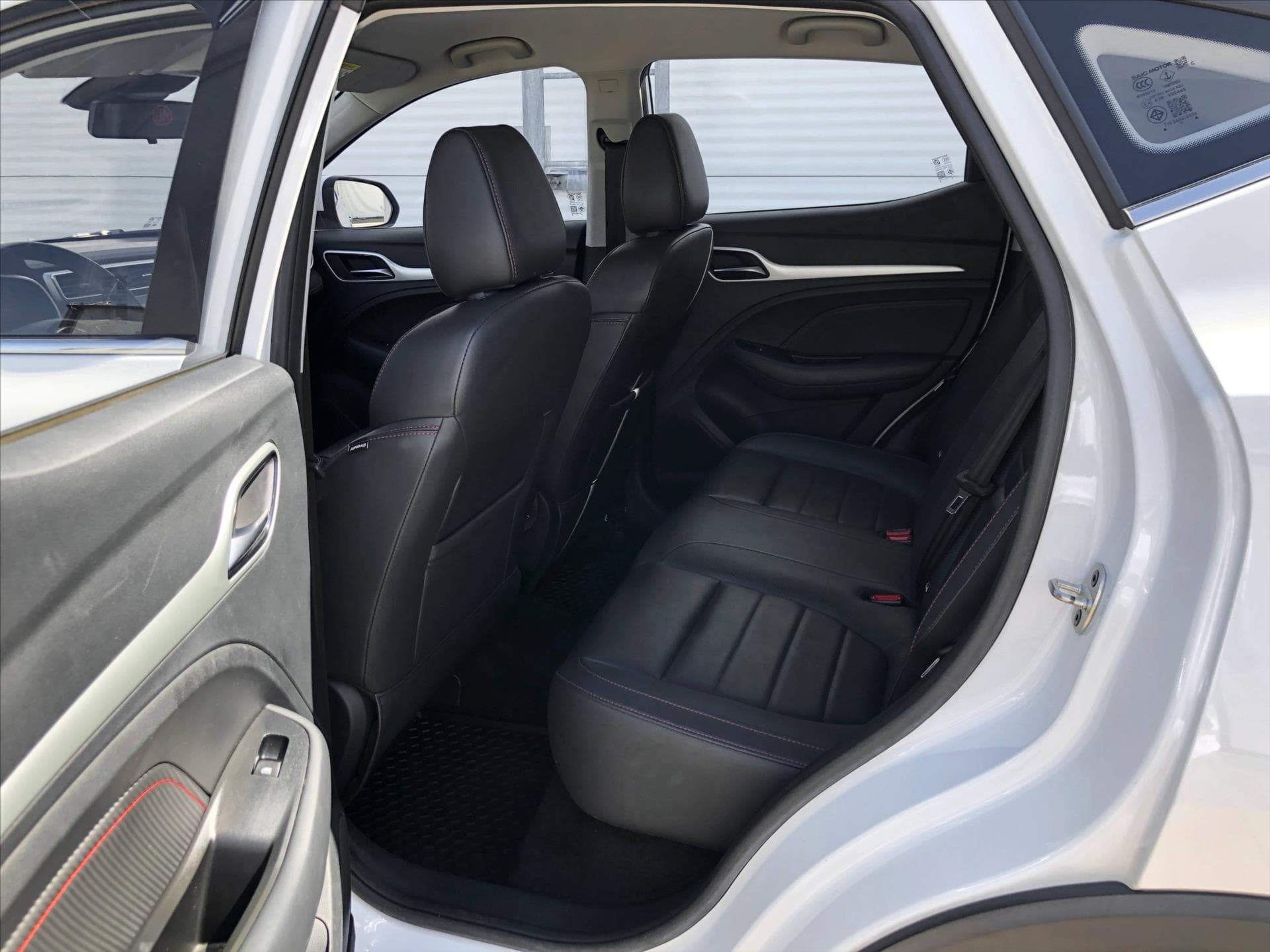 MG ZS - 13