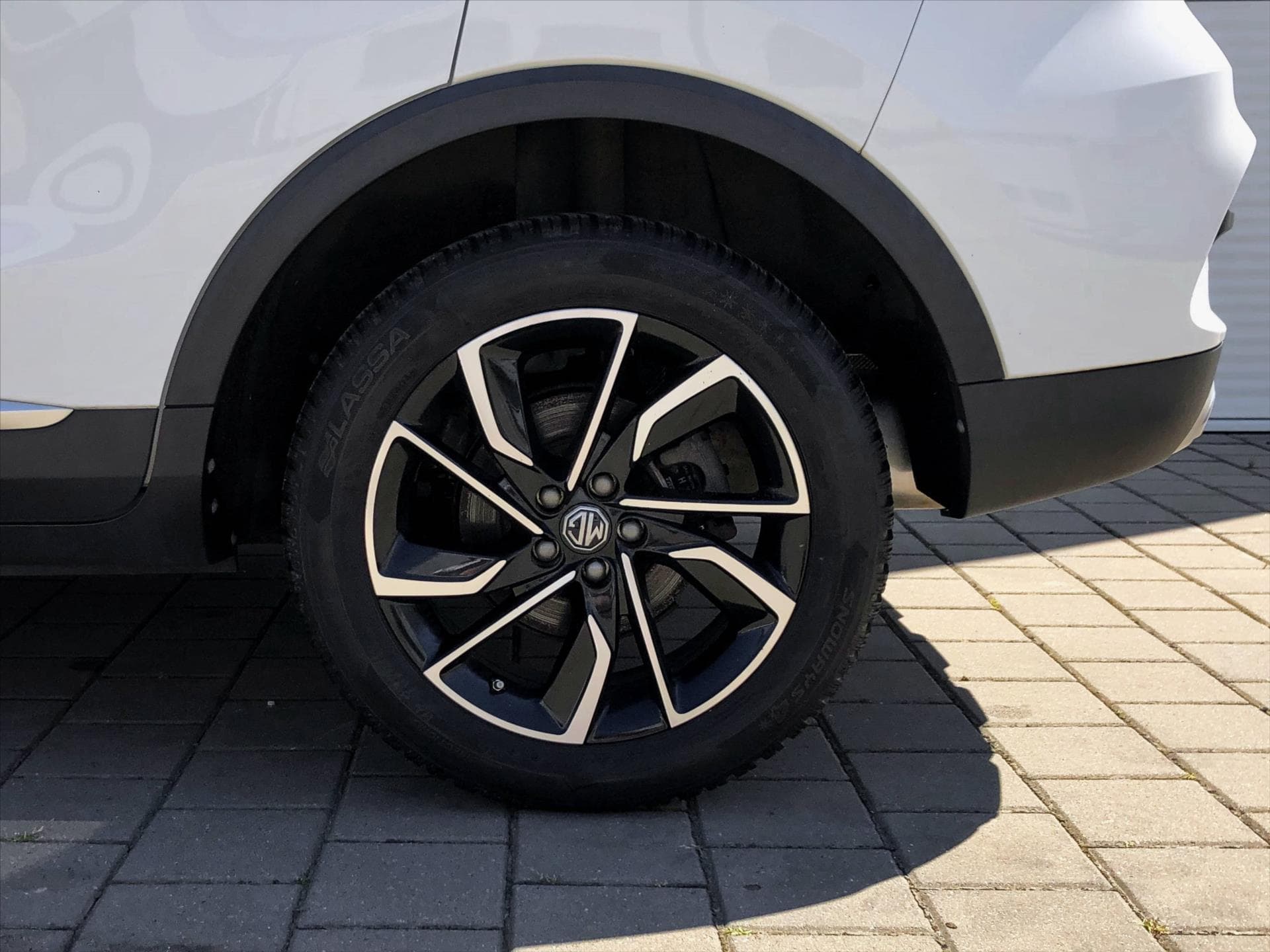 MG ZS - 14