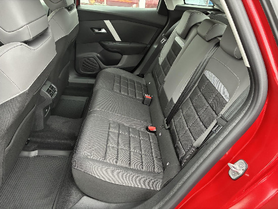 Nový vůz Citroën C4 1,2 PT 130k S&S 8EAT  Plus Petrol Automatic červená metalíza Benzín Automatická