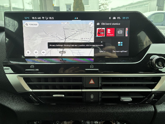 Nový vůz Citroën C4 1,2 PT 130k S&S 8EAT  Plus Petrol Automatic červená metalíza Benzín Automatická