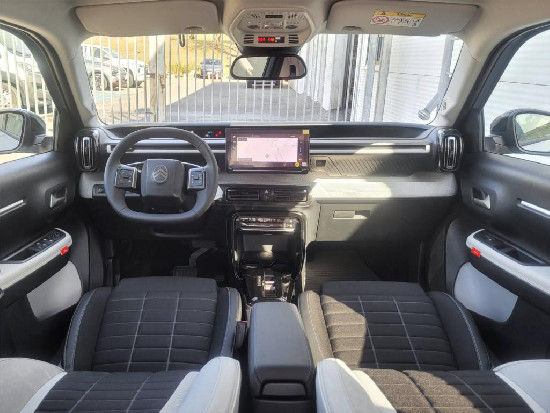 Nový vůz Citroën ë-C3 Electric 44kWh 113k AT MAX modrá metalíza Elektro Automatická