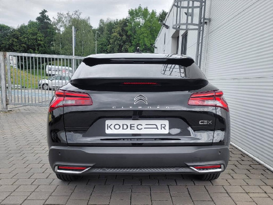 Nový vůz Citroën C5 X 1,6 Hybrid 225k ë-EAT8 Shine Pack černá metalíza hybridní - benzin Automatická