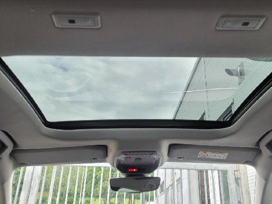 Nový vůz Citroën C5 X 1,6 hybrid ë-EAT8 S&S  Shine Pack černá metalíza hybridní - benzin Automatická