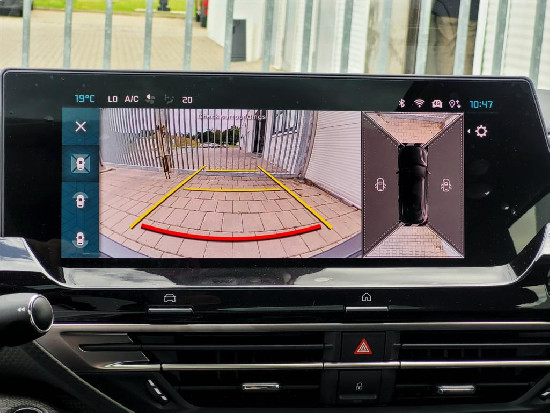 Nový vůz Citroën C5 X 1,6 hybrid ë-EAT8 S&S  Shine Pack černá metalíza hybridní - benzin Automatická