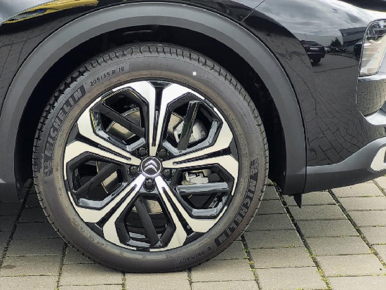 Nový vůz Citroën C5 X 1,6 hybrid ë-EAT8 S&S  Shine Pack černá metalíza hybridní - benzin Automatická