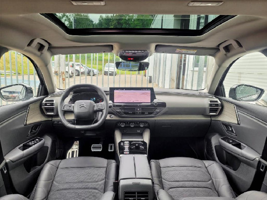 Nový vůz Citroën C5 X 1,6 hybrid ë-EAT8 S&S  Shine Pack černá metalíza hybridní - benzin Automatická