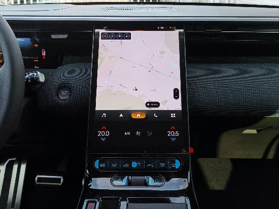 Nový vůz Citroën C5 Aircross 1,2 Hybrid 145k Automatic MAX bílá hybridní - benzin Automatická