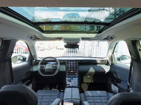 Nový vůz Citroën C5 Aircross 1,2 Hybrid 145k Automatic MAX bílá hybridní - benzin Automatická