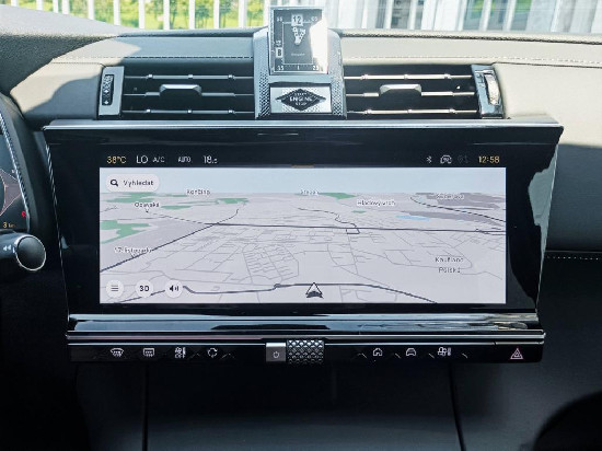 Nový vůz DS Automobiles DS7 Crossback 1,6 PHEV 300k 4x4  ETOILE bílá metalíza hybridní - benzin Automatická