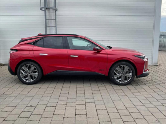 Nový vůz DS Automobiles DS4 1,6 E-TENSE 225k 8AT 4x2  TROCADERO Cross červená metalíza hybridní - benzin Automatická