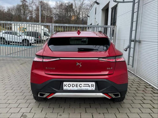 Nový vůz DS Automobiles DS4 1,6 E-TENSE 225k 8AT 4x2  TROCADERO Cross červená metalíza hybridní - benzin Automatická