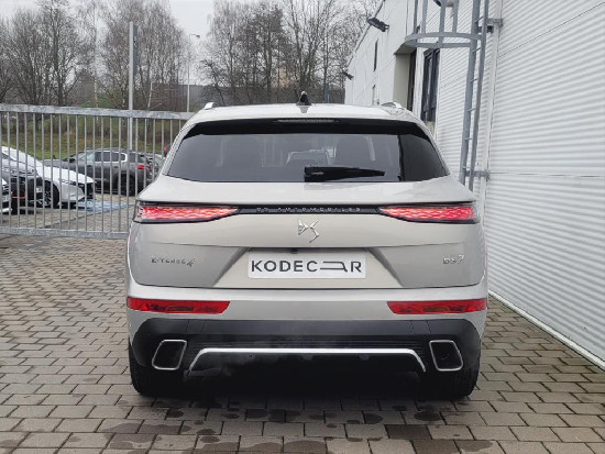Nový vůz DS Automobiles DS7 Crossback 1,6 PT e-Tense 300k EAT8 4x4  OPERA bílá metalíza hybridní - benzin Automatická