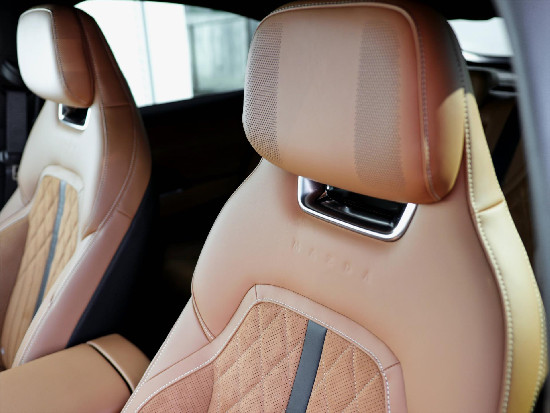 Nový vůz Mazda 6e EV Long Range 245k AT  Takumi Plus světle hnědá metalíza Elektro Automatická