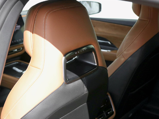 Nový vůz Mazda 6e EV Long Range 245k AT  Takumi Plus světle hnědá metalíza Elektro Automatická