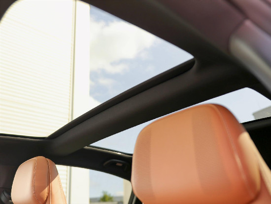 Nový vůz Mazda 6e EV Long Range 245k AT  Takumi Plus světle hnědá metalíza Elektro Automatická