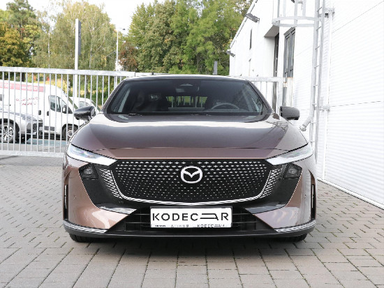 Nový vůz Mazda 6e EV Long Range 245k AT  Takumi Plus světle hnědá metalíza Elektro Automatická