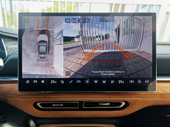 Nový vůz Mazda 6e EV Long Range 245k AT  Takumi Plus červená metalíza Elektro Automatická
