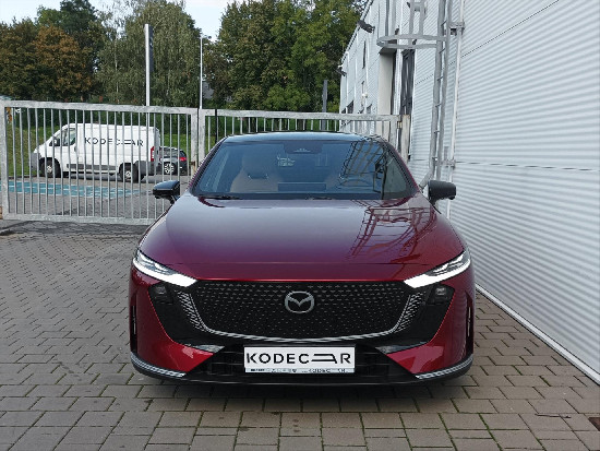 Nový vůz Mazda 6e EV Long Range 245k AT  Takumi Plus červená metalíza Elektro Automatická